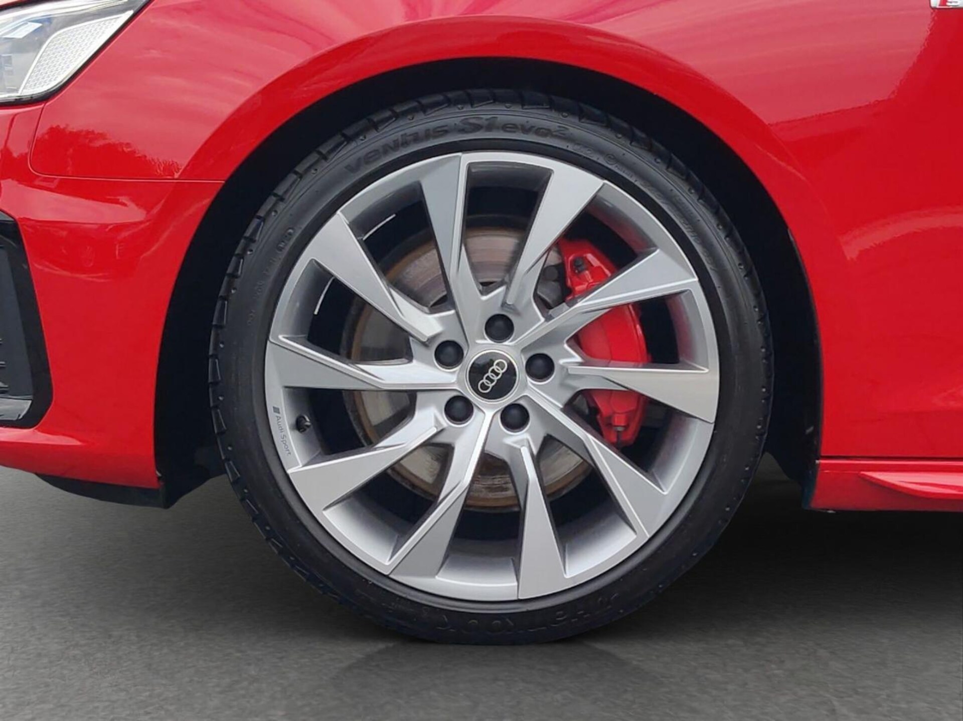 Audi A4 Avant S line