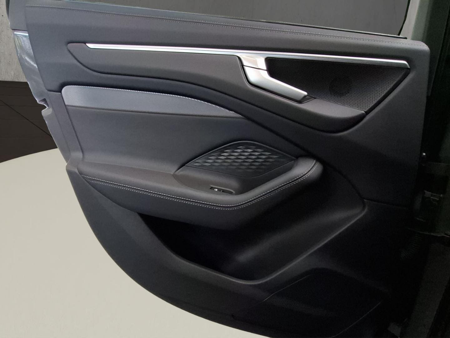 Bild über Audi A6 Avant TDI 150 kW S tronic - für weitere Informationen kontaktieren Sie den Audi Partner