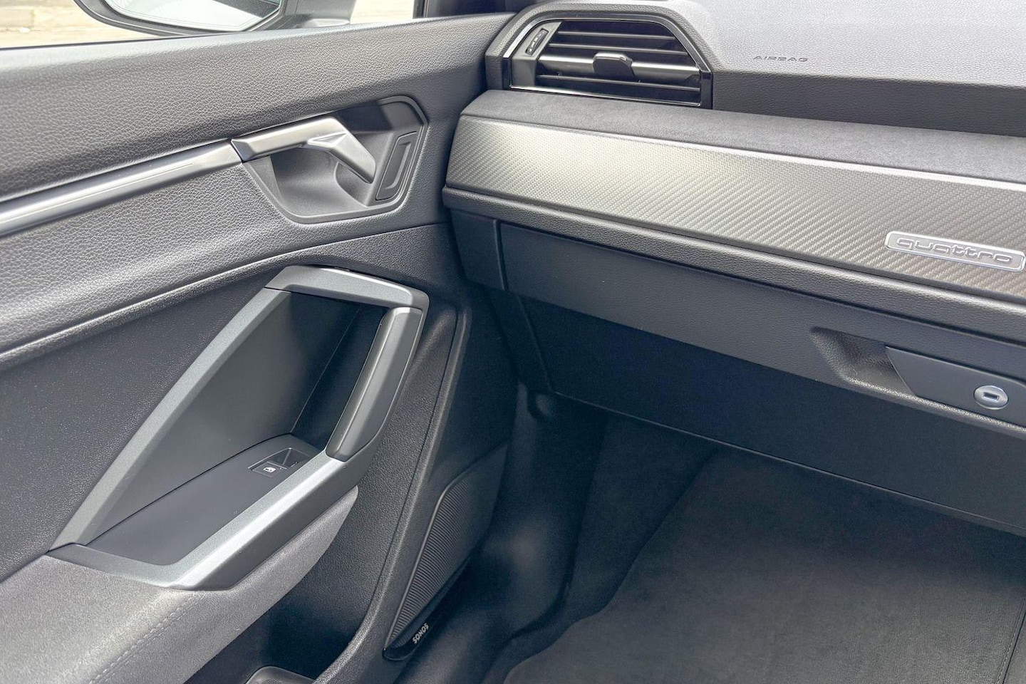 Image about Audi RS Q3 TFSI quattro S tronic