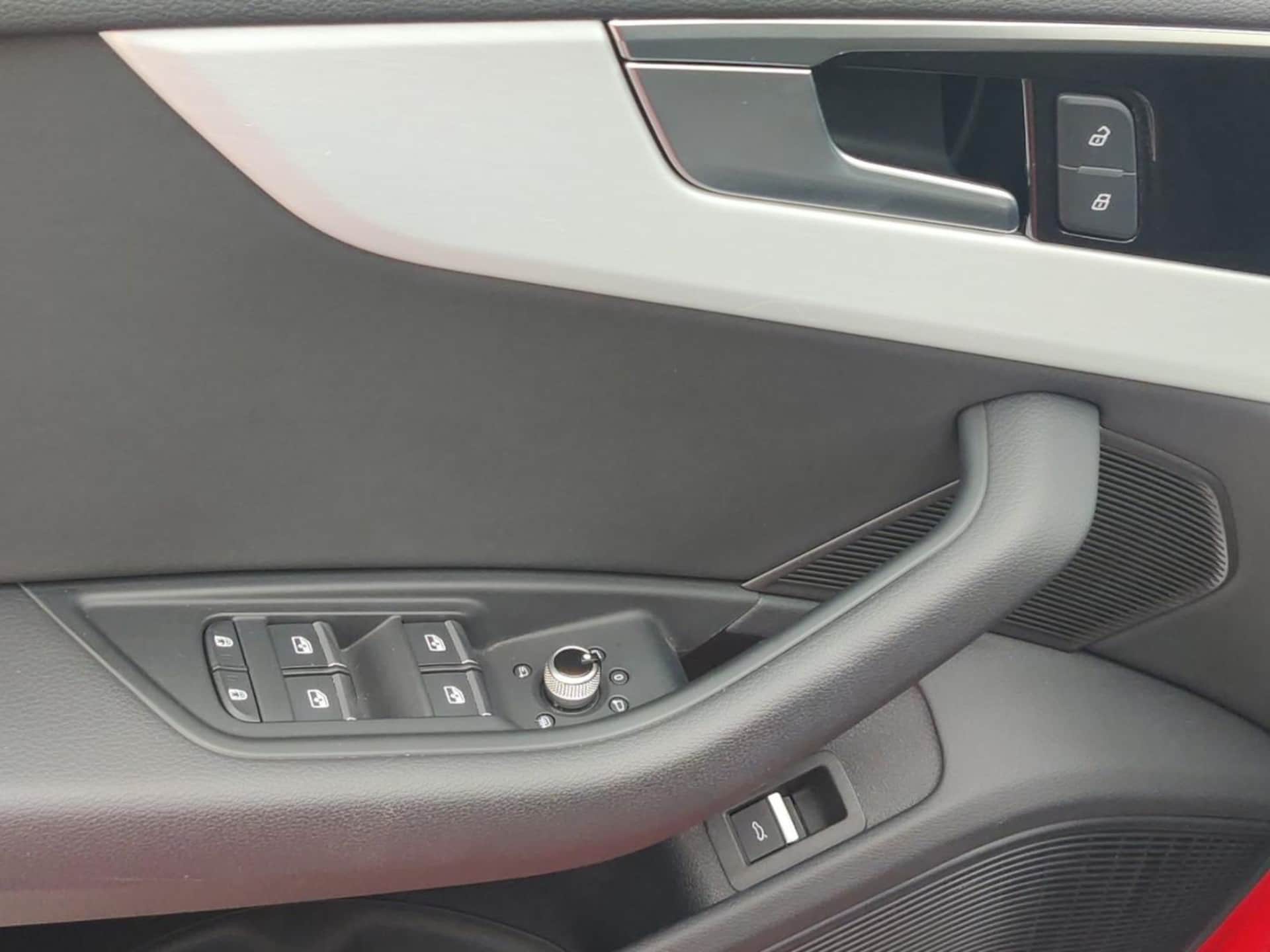 Audi A4 Avant S line