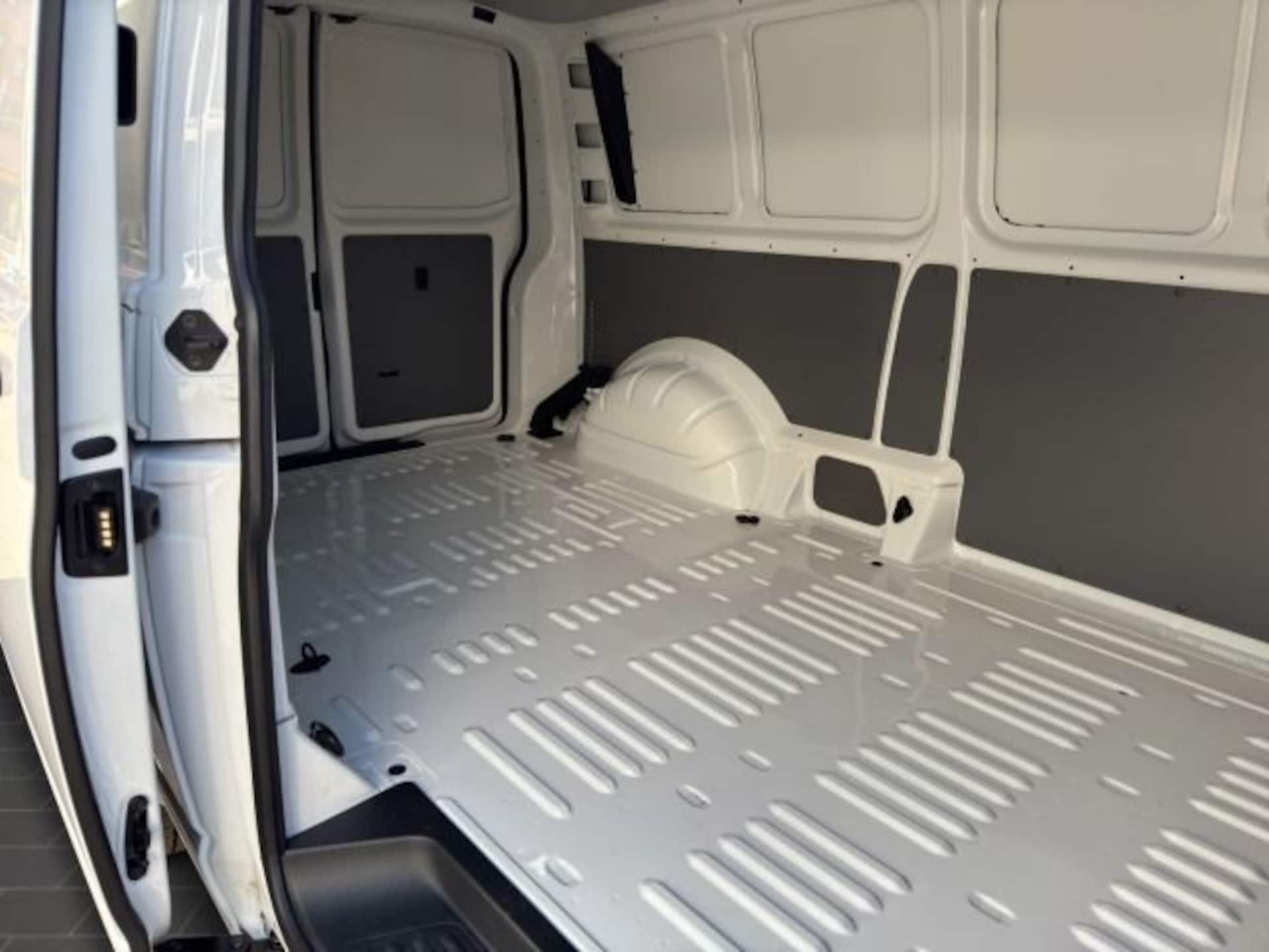 Volkswagen T6.1 Transporter Kasten langer Radstand