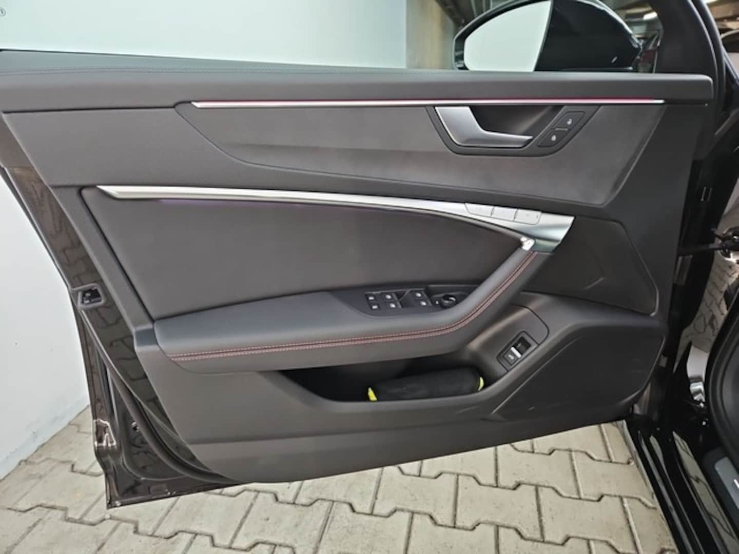 Bild über Audi S6 Avant TDI quattro tiptronic - für weitere Informationen kontaktieren Sie den Audi Partner