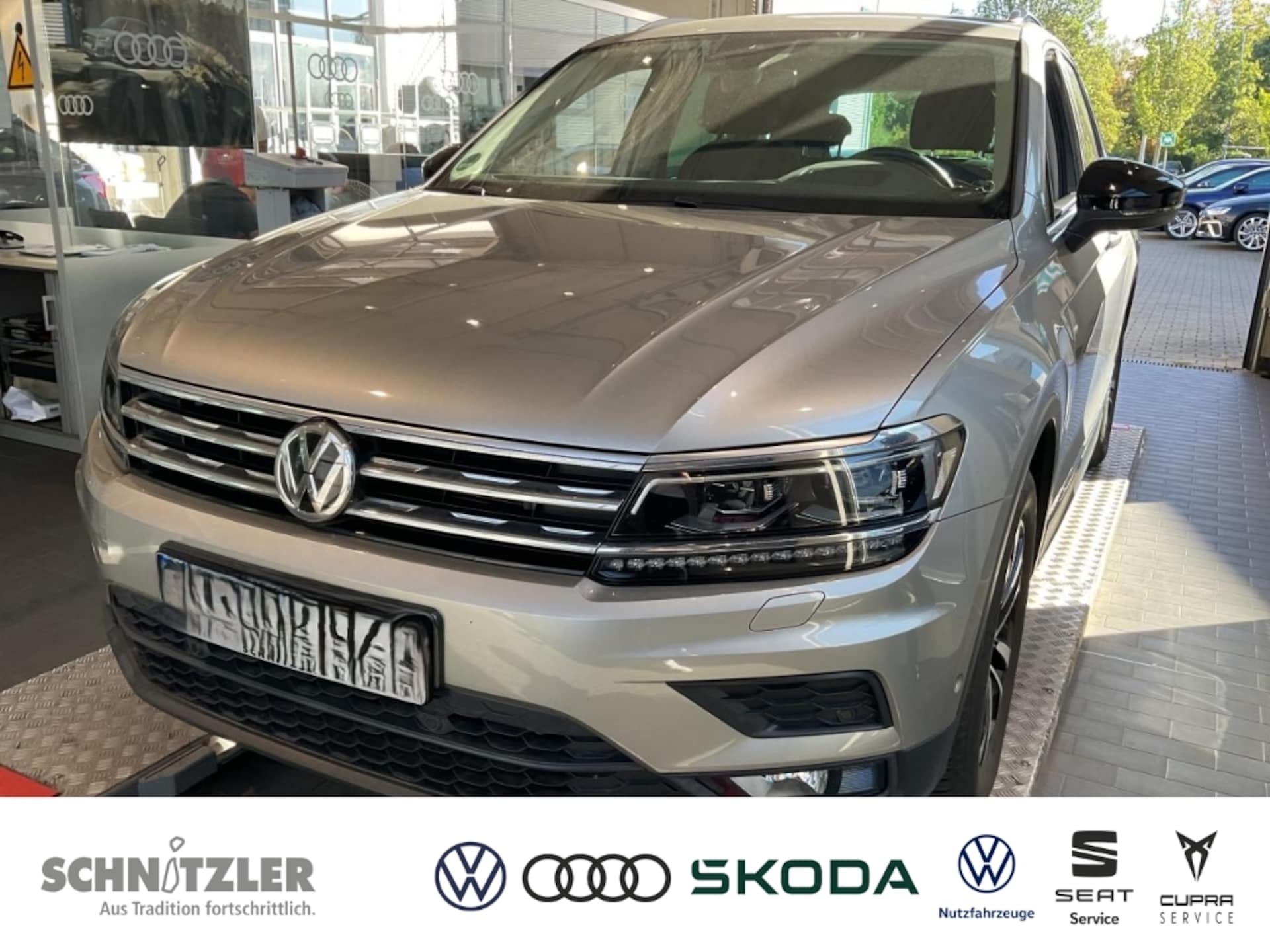 Volkswagen Tiguan — Volkswagen Tiguan 1.5 TSI DSG IQ.DRIVE LED/NAVI/KAMERA/AHK/STHZG+++