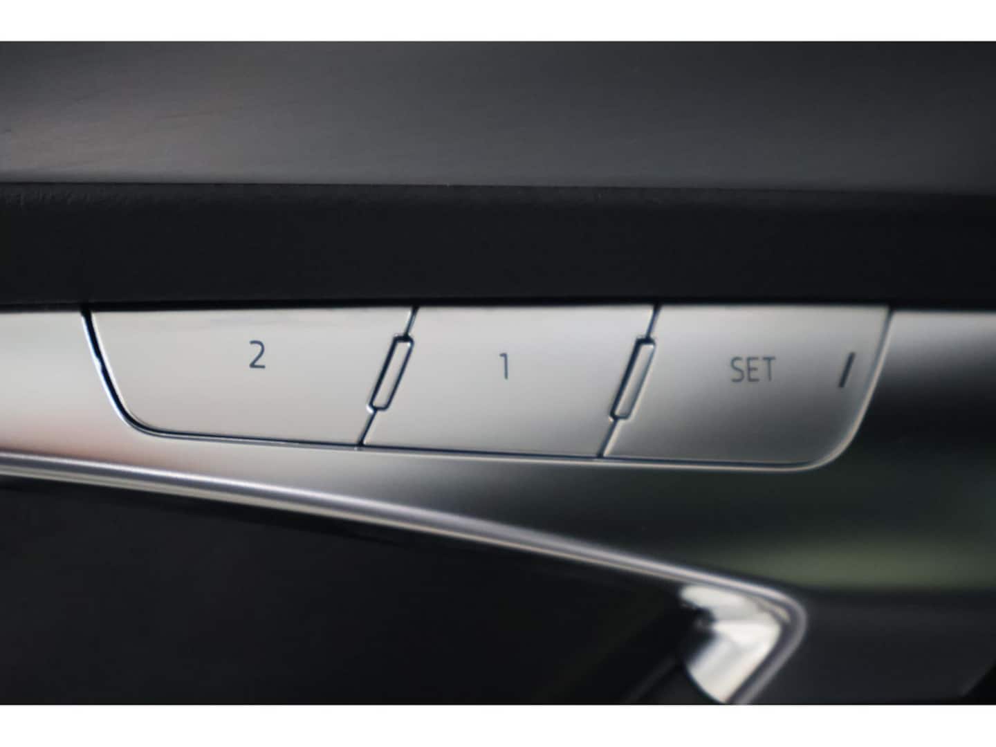 Bild über Audi S6 Avant TDI quattro tiptronic - für weitere Informationen kontaktieren Sie den Audi Partner