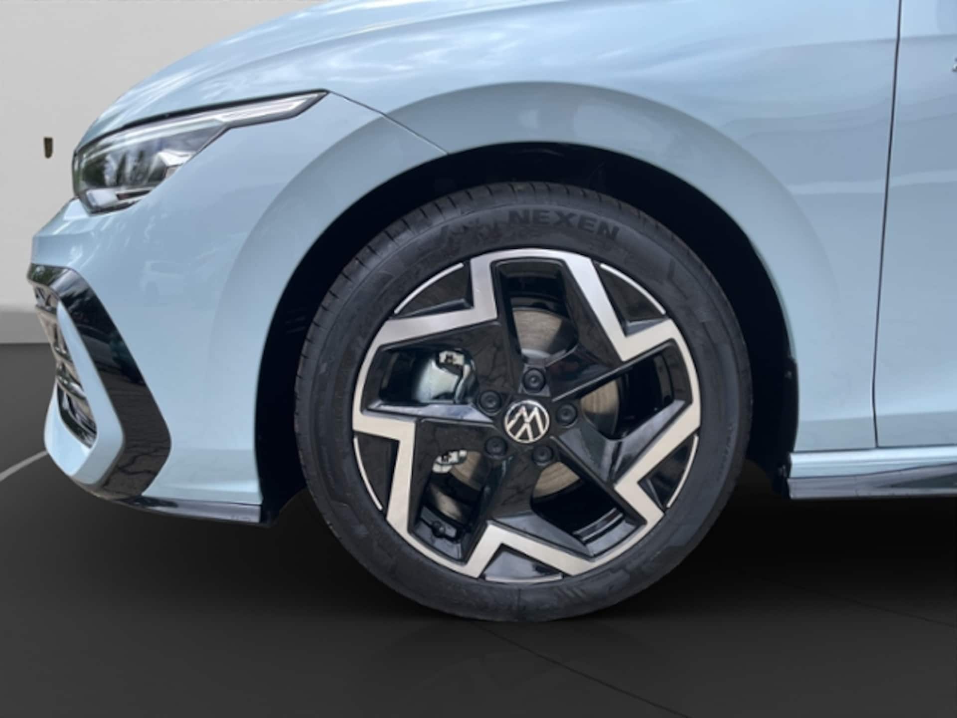 Volkswagen Golf R-Line