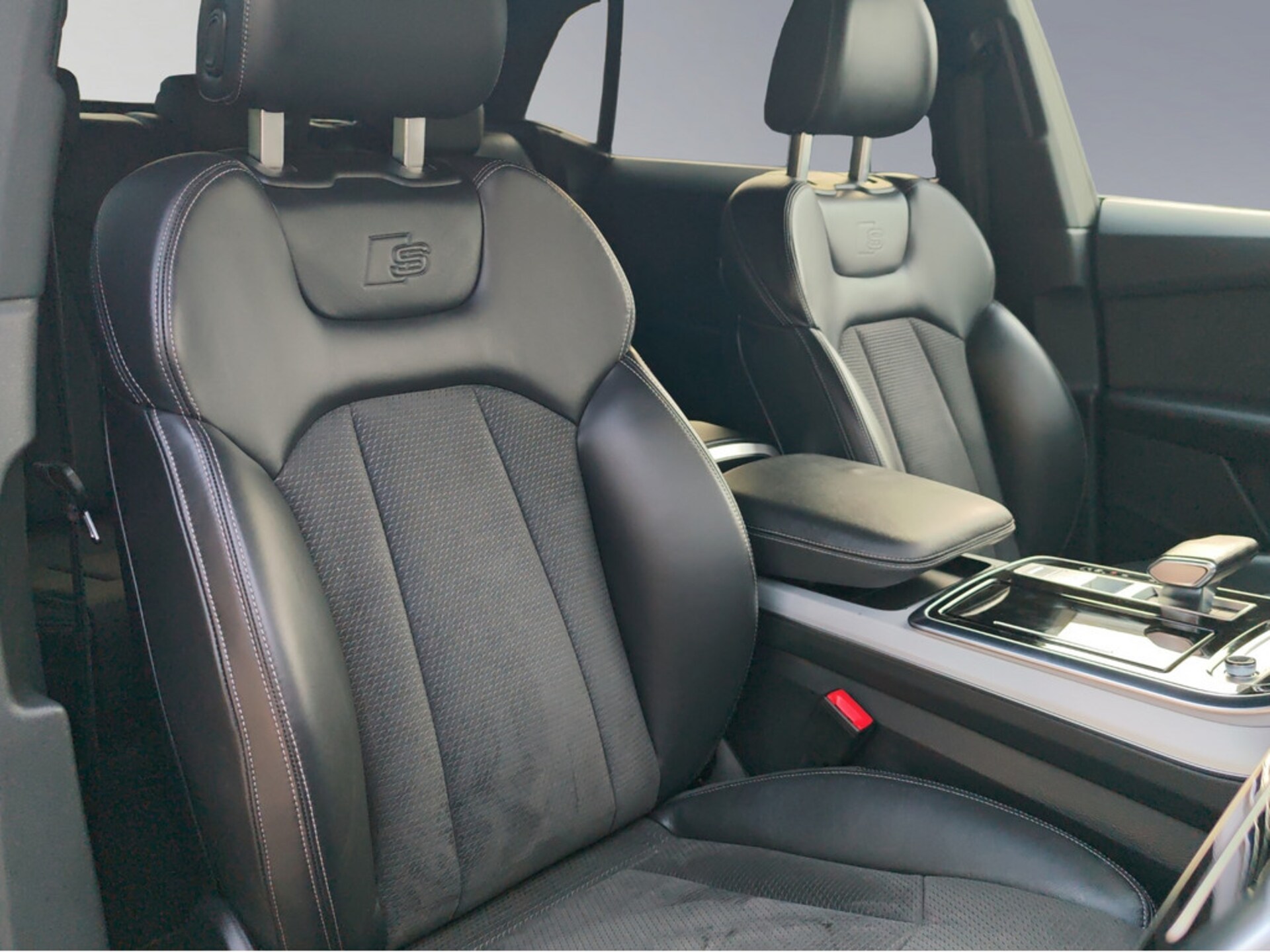 Audi SQ8 SUV
