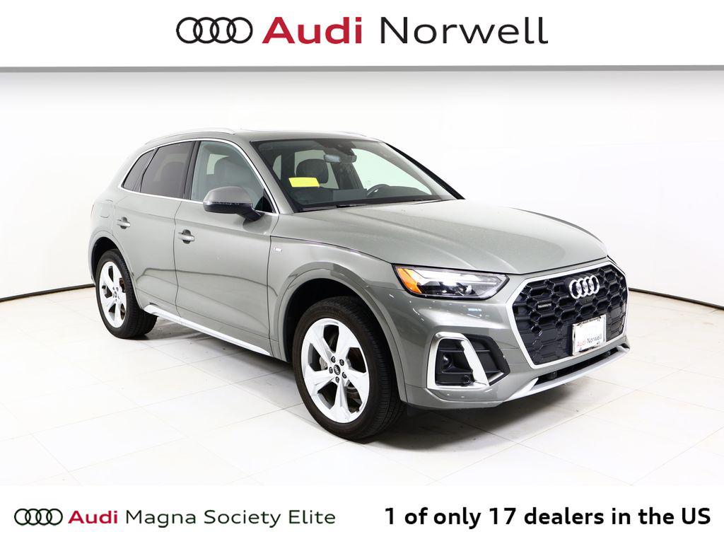 2023 Audi Q5 45 Premium Plus's photo