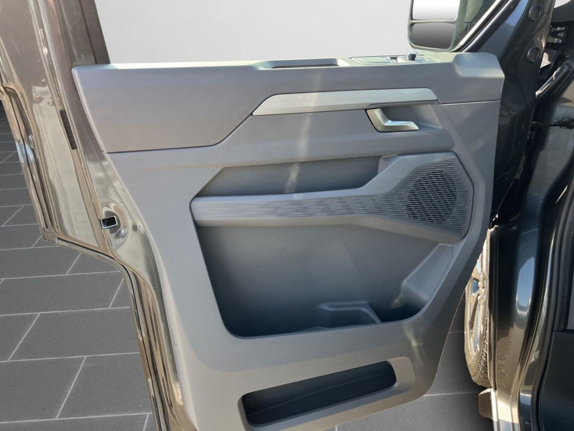 Volkswagen e-Caravelle Life