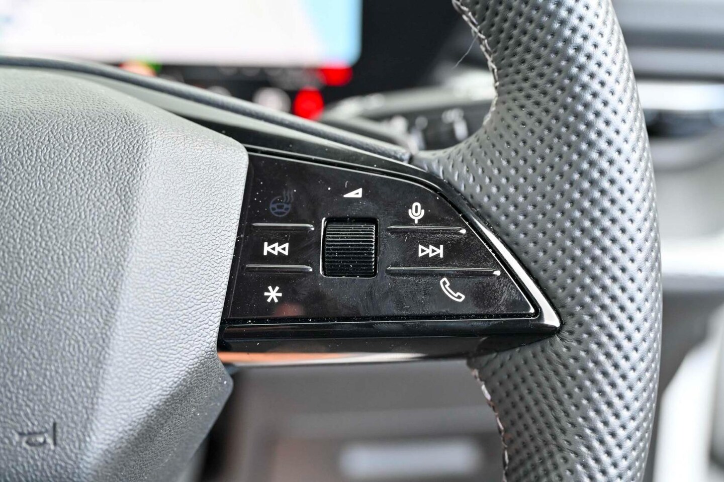 Image about Audi Q5 SUV e-hybrid quattro S tronic