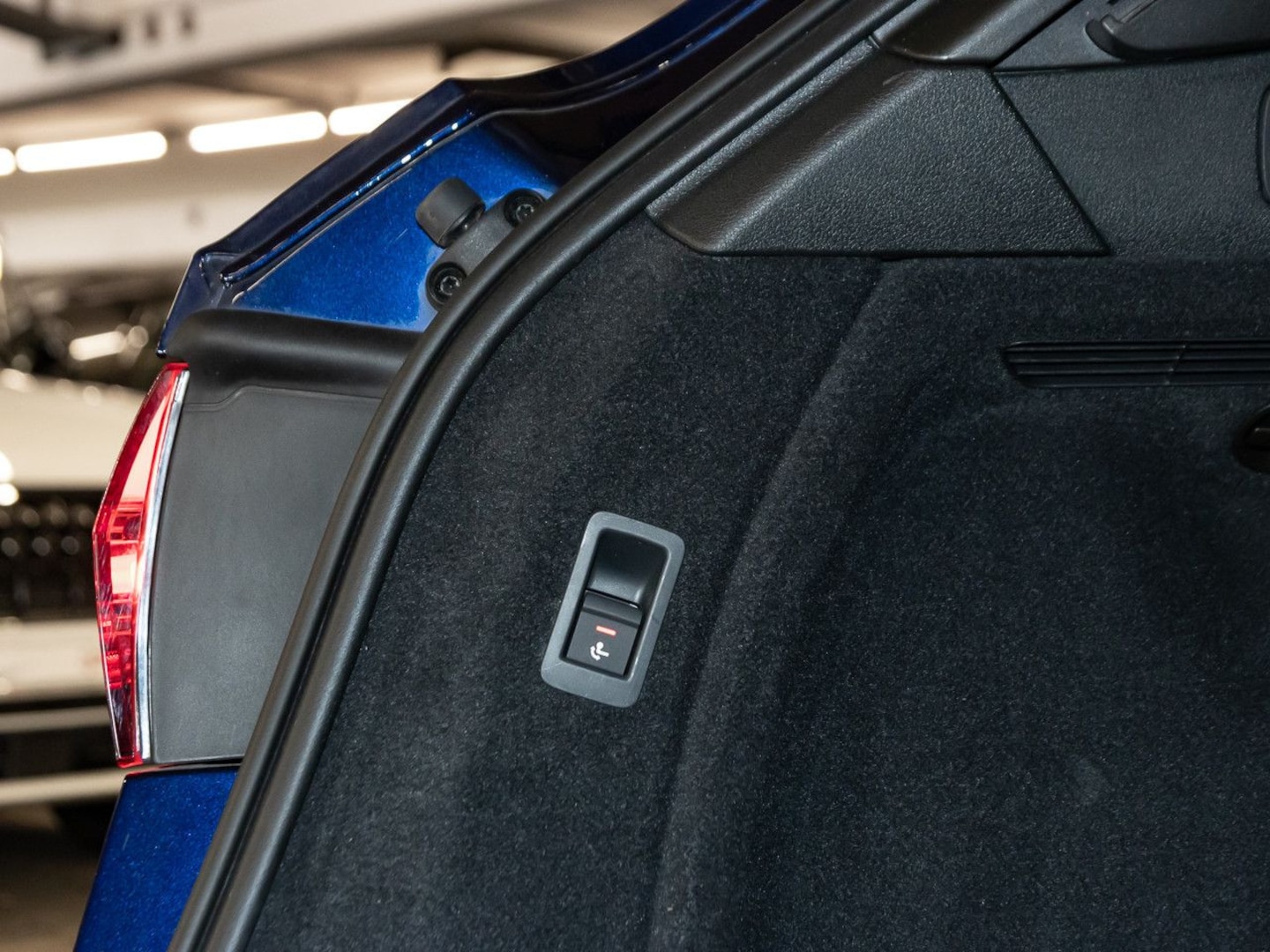 Bild über Audi RS 4 Avant TFSI quattro tiptronic - für weitere Informationen kontaktieren Sie den Audi Partner