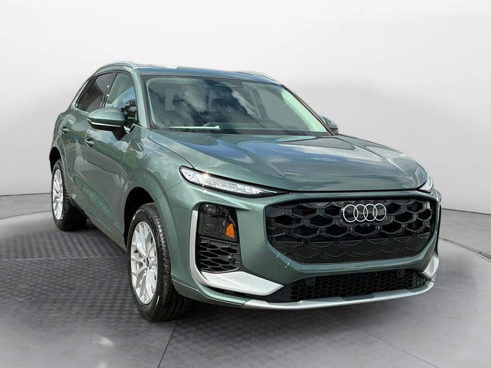 2026 Audi Q3 S line quattro's photo