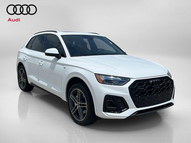 2023 Audi Q5 55 e Premium Plus's photo