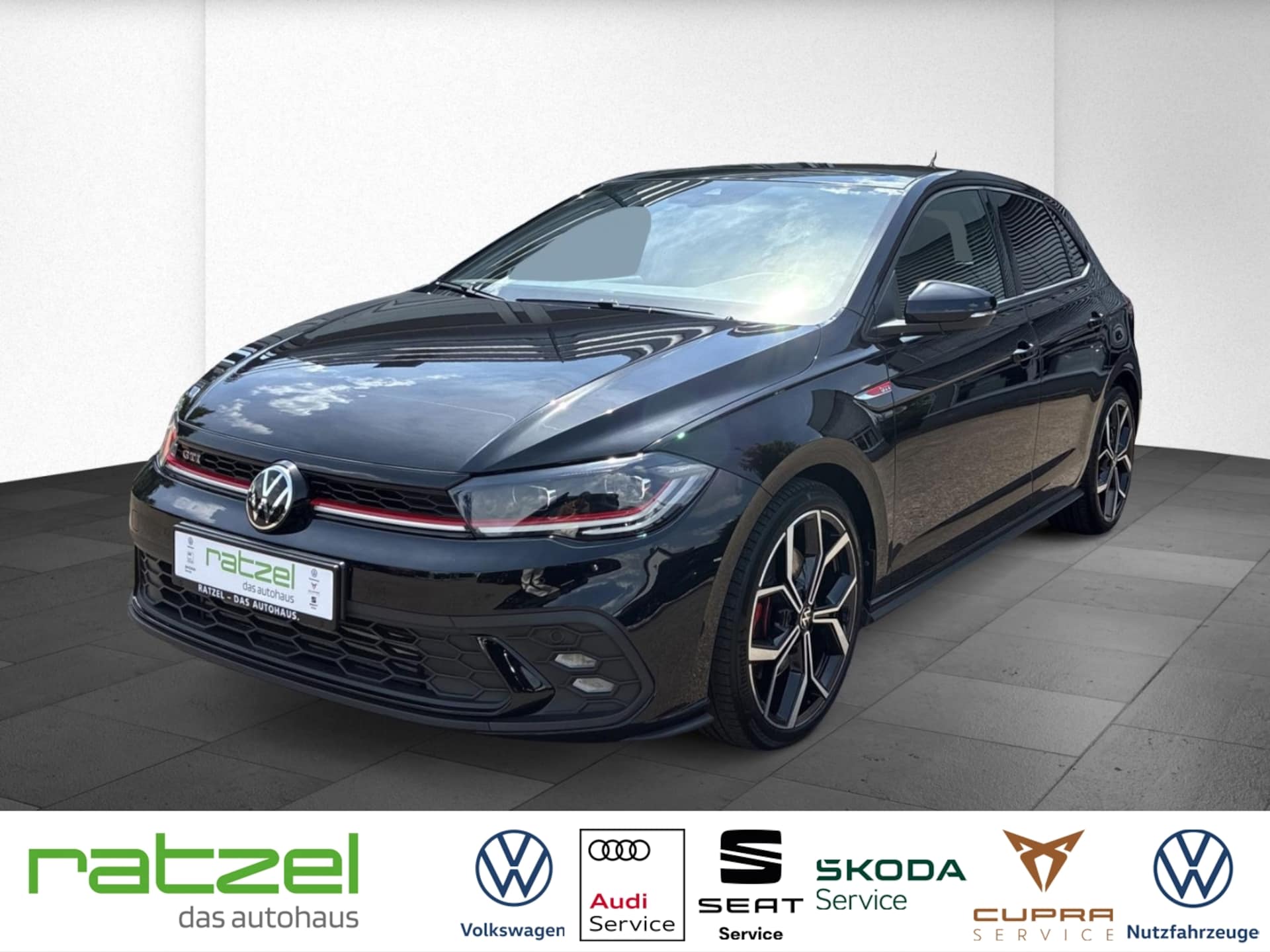 Volkswagen Polo 2023 — 2.0 TSI DSG El. Panodach Navi Beats IQ Light