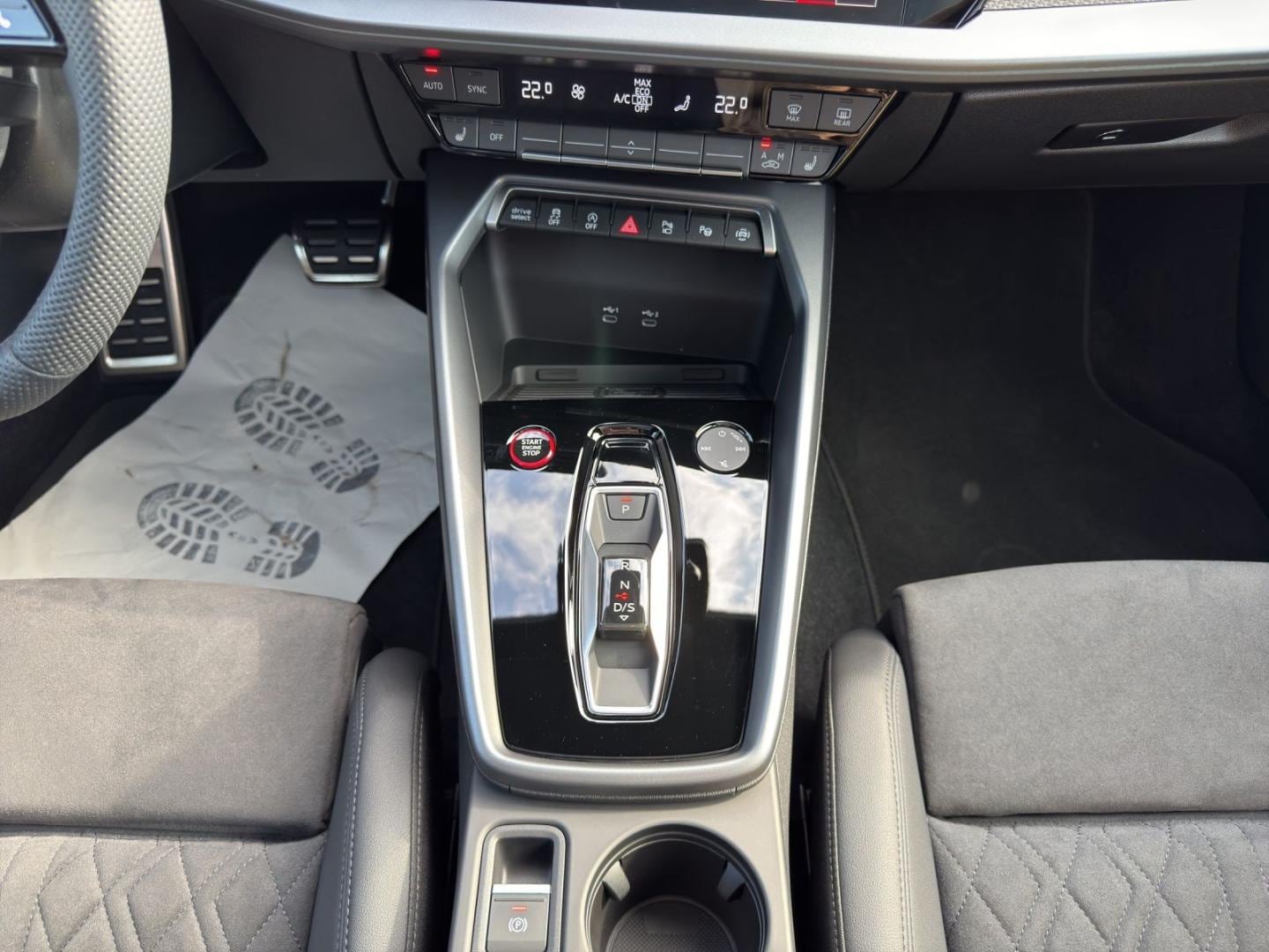 Bild über Audi RS 3 Sportback TFSI quattro 294 kW S tronic - für weitere Informationen kontaktieren Sie den Audi Partner