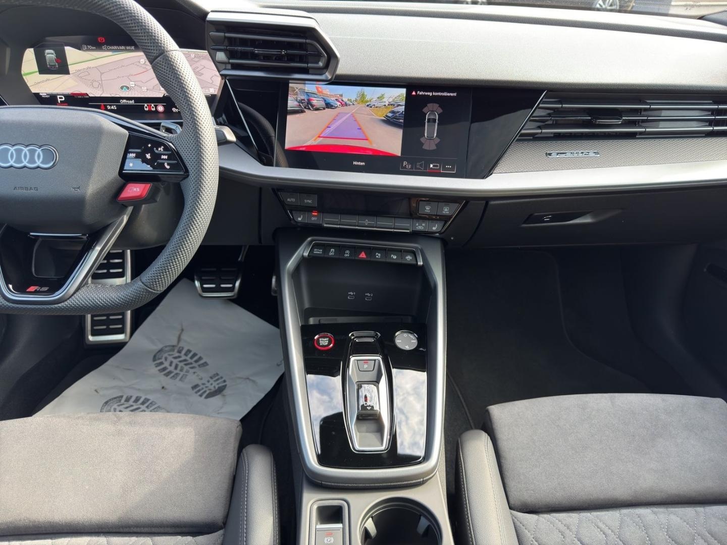 Bild über Audi RS 3 Sportback TFSI quattro 294 kW S tronic - für weitere Informationen kontaktieren Sie den Audi Partner