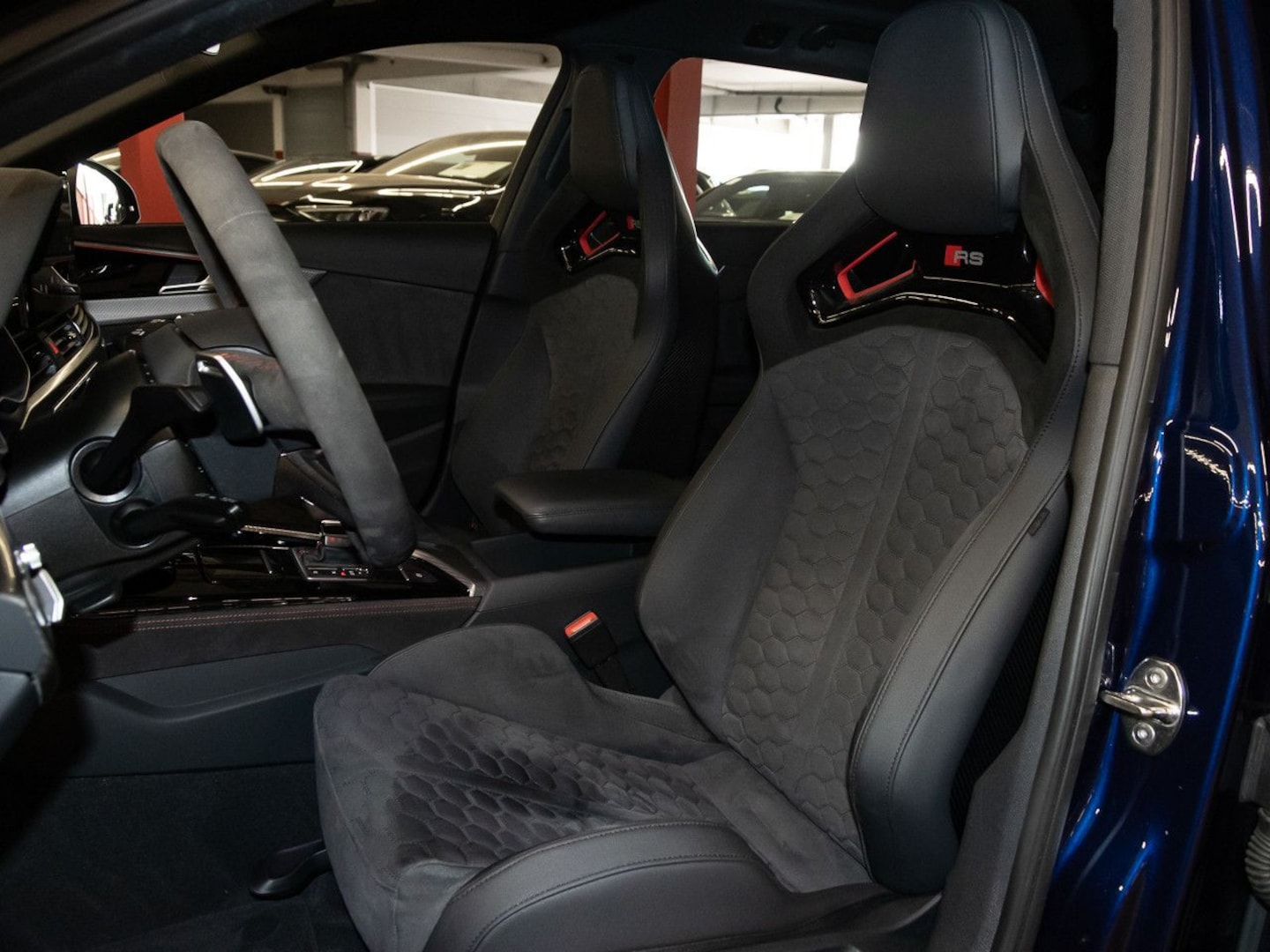 Bild über Audi RS 4 Avant TFSI quattro tiptronic - für weitere Informationen kontaktieren Sie den Audi Partner