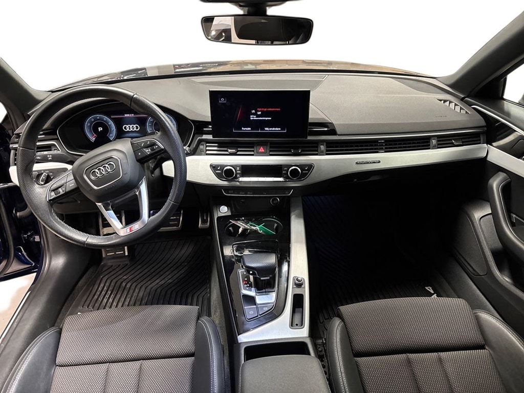 Bild som visar Audi A4 Avant A4 Avant 40 TFSI quattro S line 204 hk S tronic - för mer information kontakta din Audi Partner