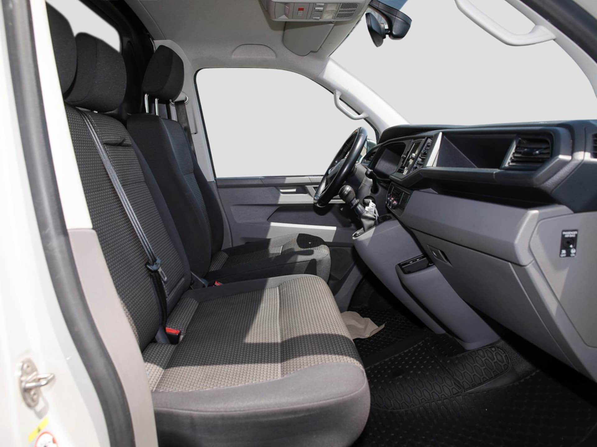 Volkswagen T6.1 Transporter Kasten langer Radstand