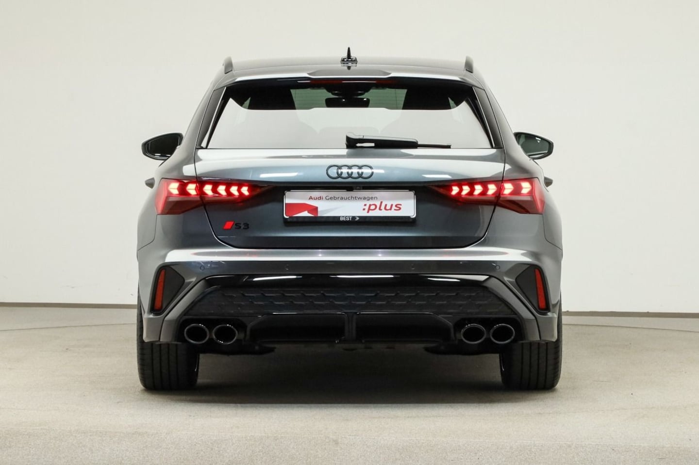 Bild über Audi S3 Sportback TFSI quattro S tronic - für weitere Informationen kontaktieren Sie den Audi Partner