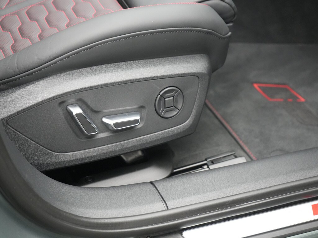 Image about Audi RS 6 Avant performance quattro tiptronic