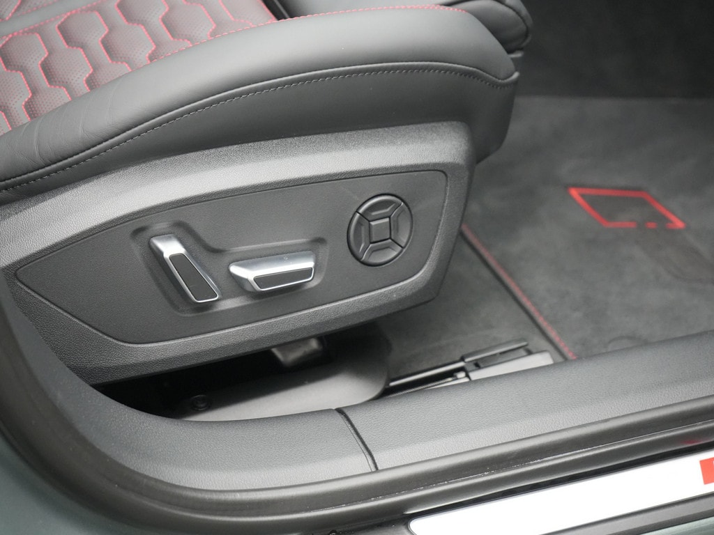 Image about Audi RS 6 Avant performance quattro tiptronic
