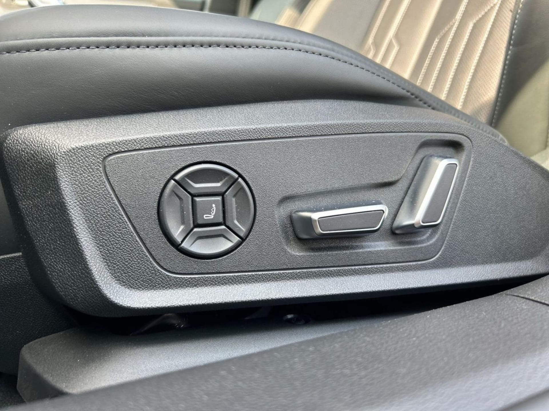 Audi S6 Avant