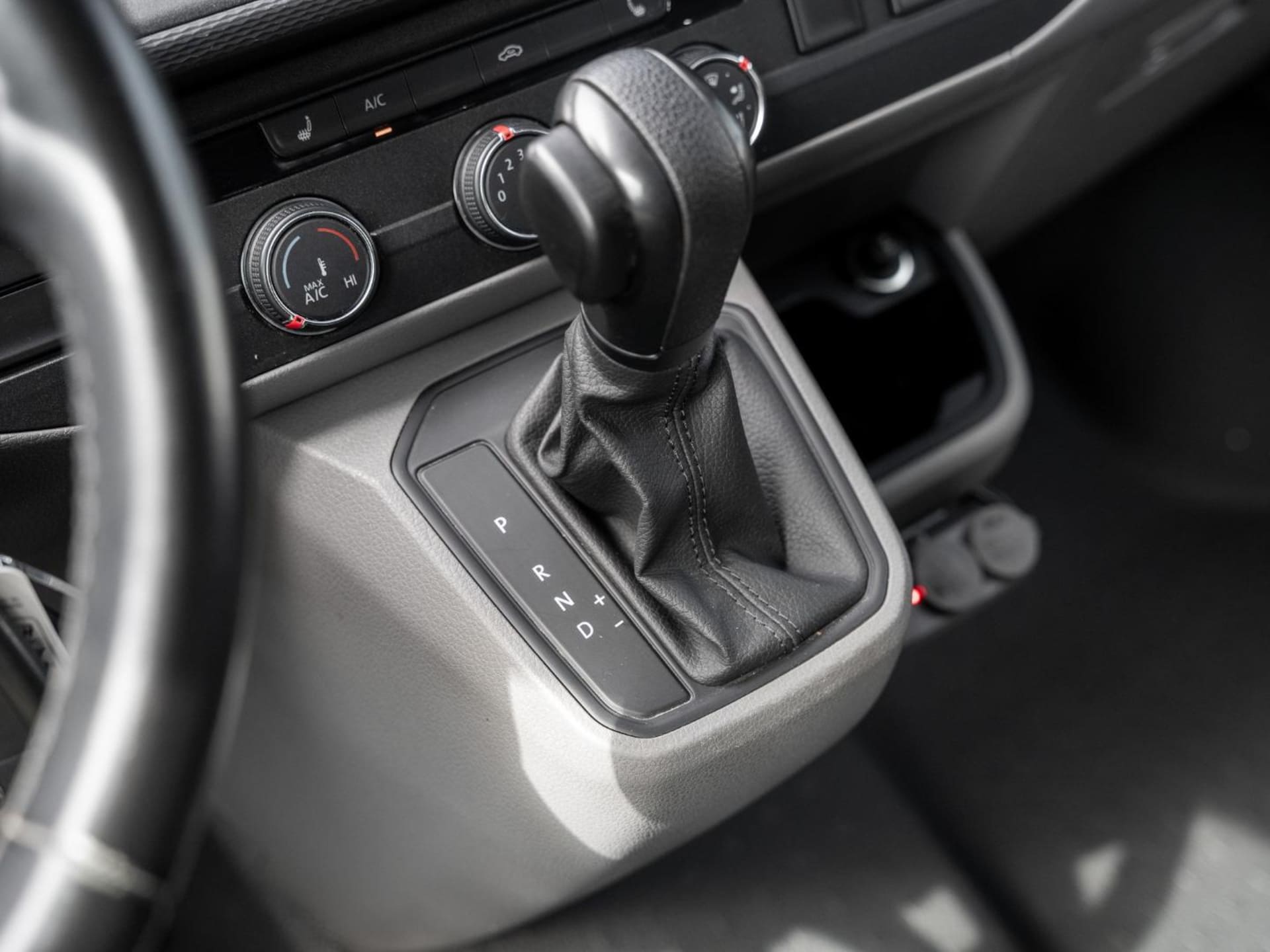 Volkswagen T6.1 Transporter Kasten langer Radstand