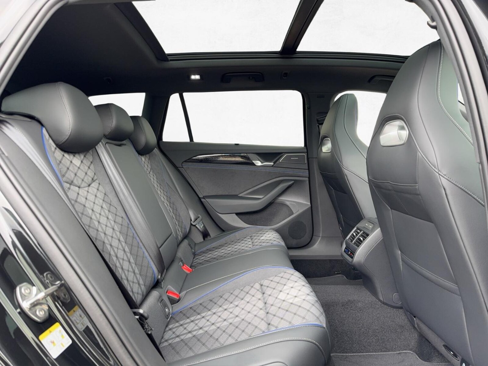 Volkswagen Passat – Bild 10