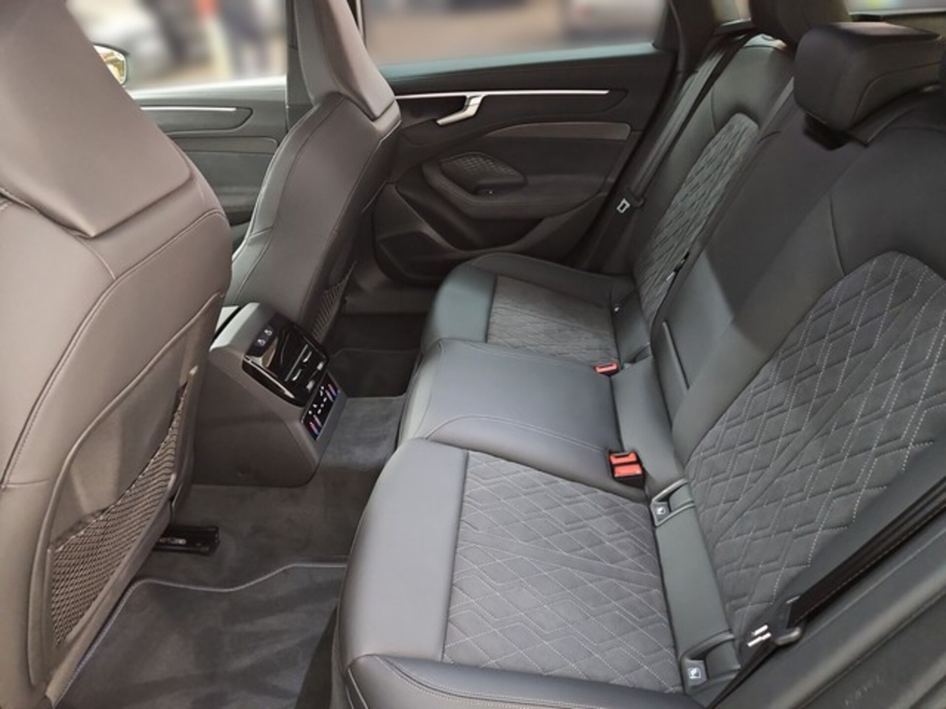 Audi A6 Avant edition one
