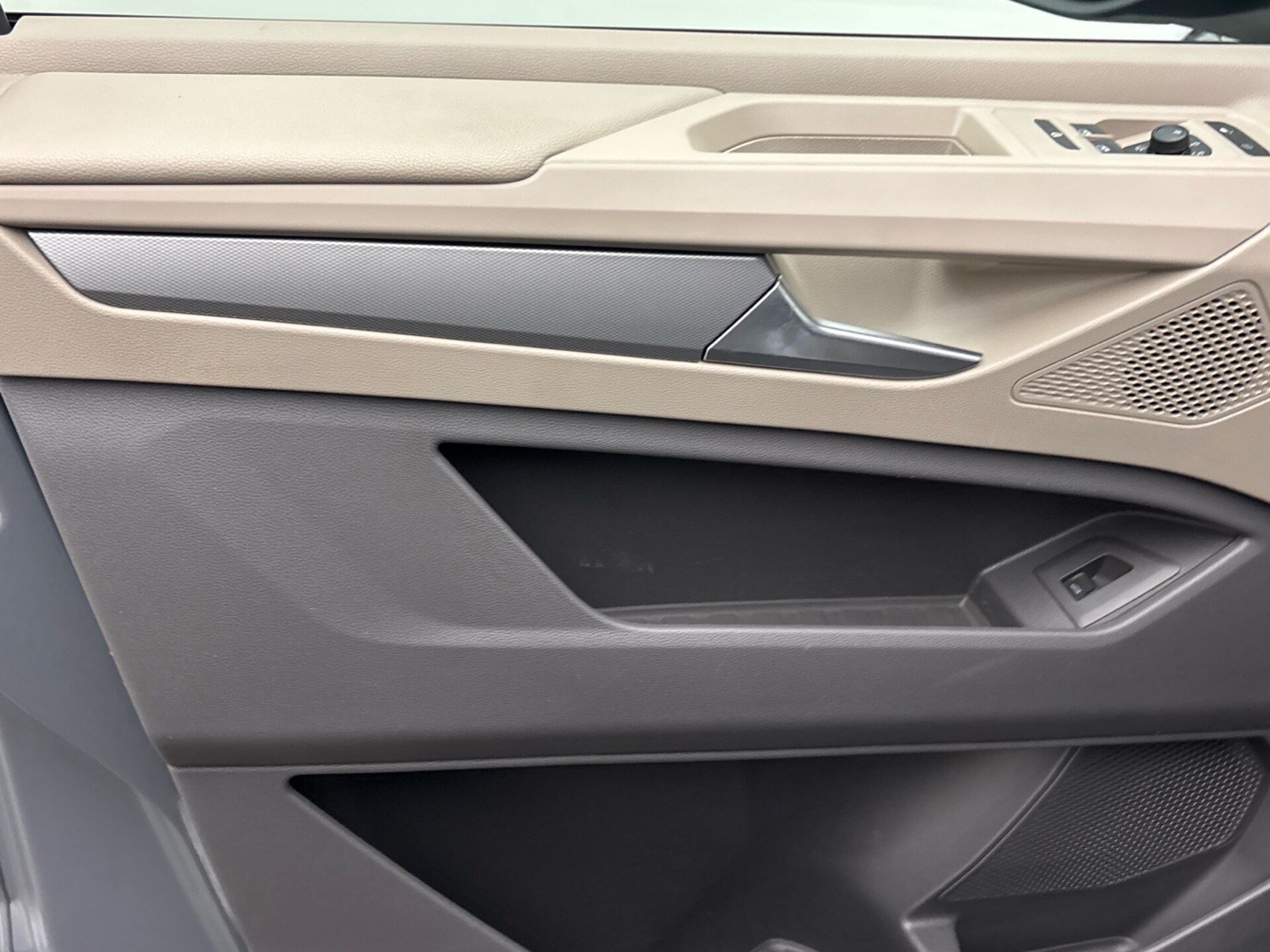 Volkswagen Multivan Basis-Modell
