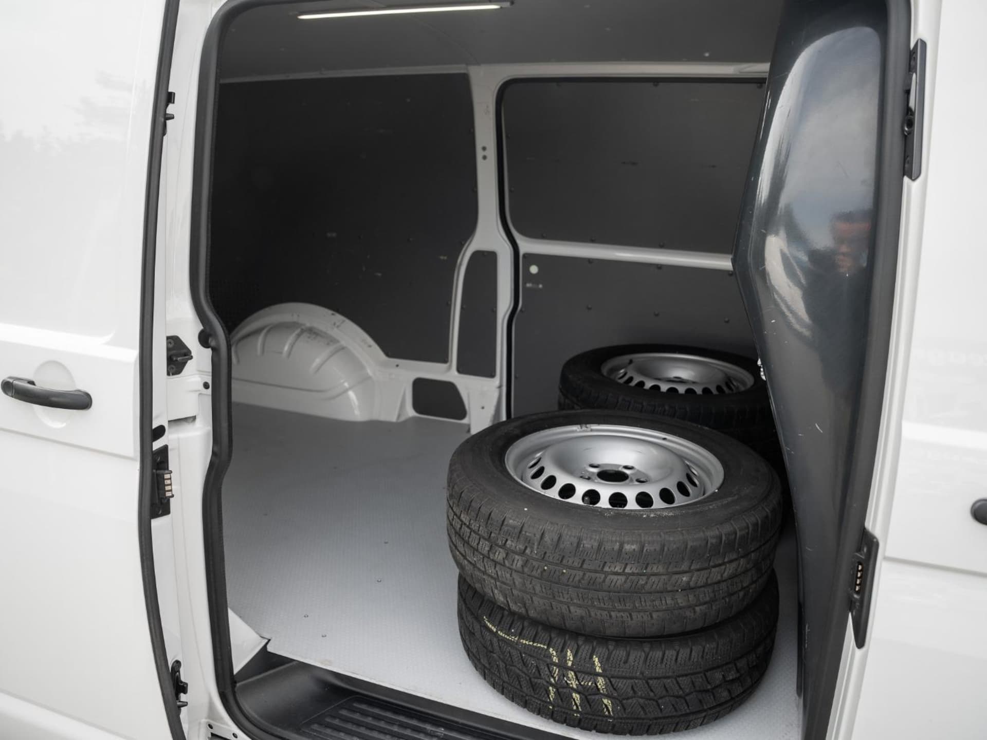 Volkswagen T6.1 Transporter Kasten langer Radstand