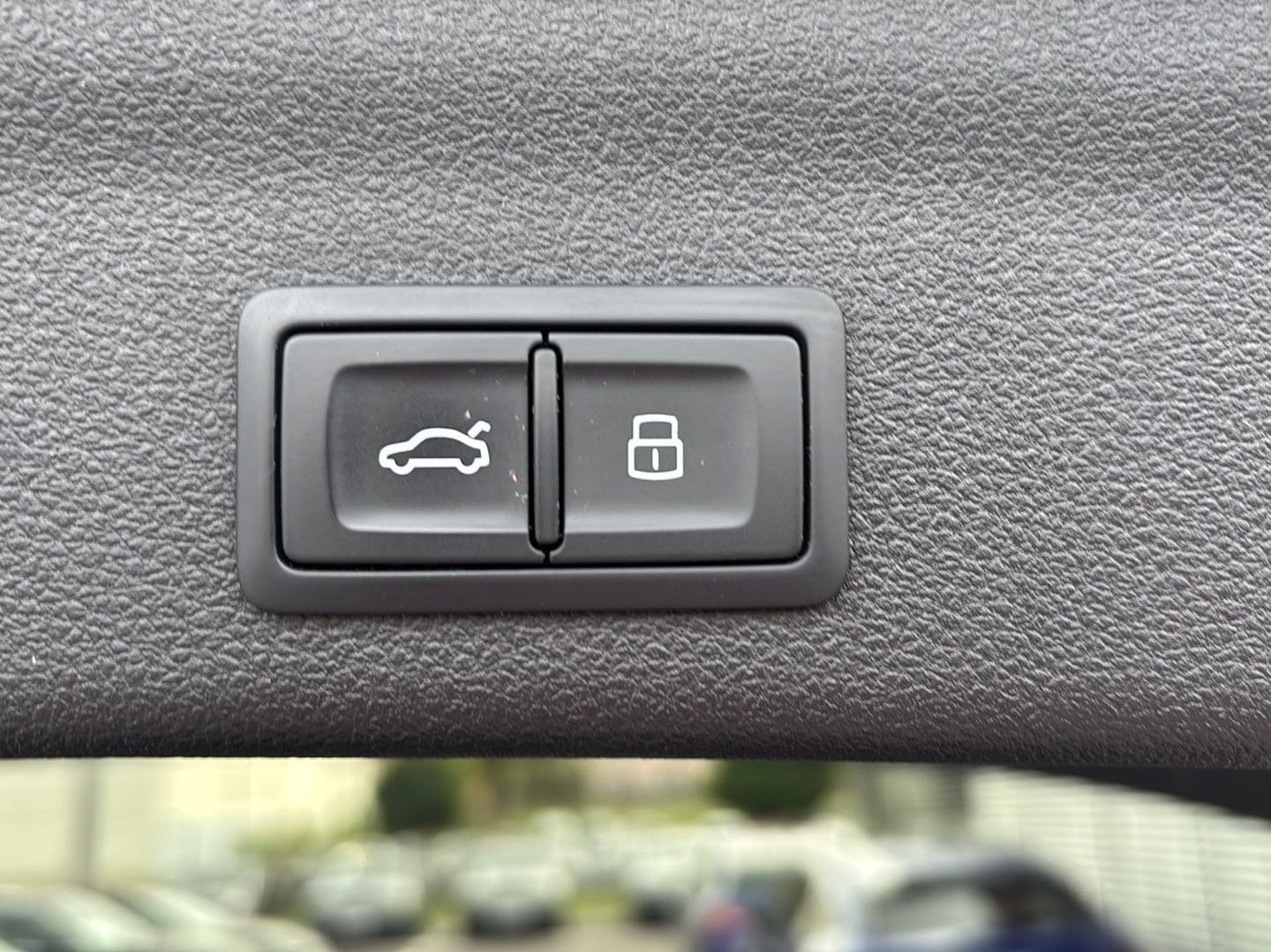 Bild über Audi A6 Avant TFSI e S line 55 TFSI e quattro S tronic - für weitere Informationen kontaktieren Sie den Audi Partner