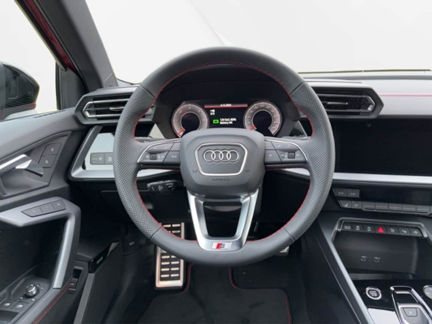 Bild über Audi A3 Limousine S line 35 TDI S tronic - für weitere Informationen kontaktieren Sie den Audi Partner