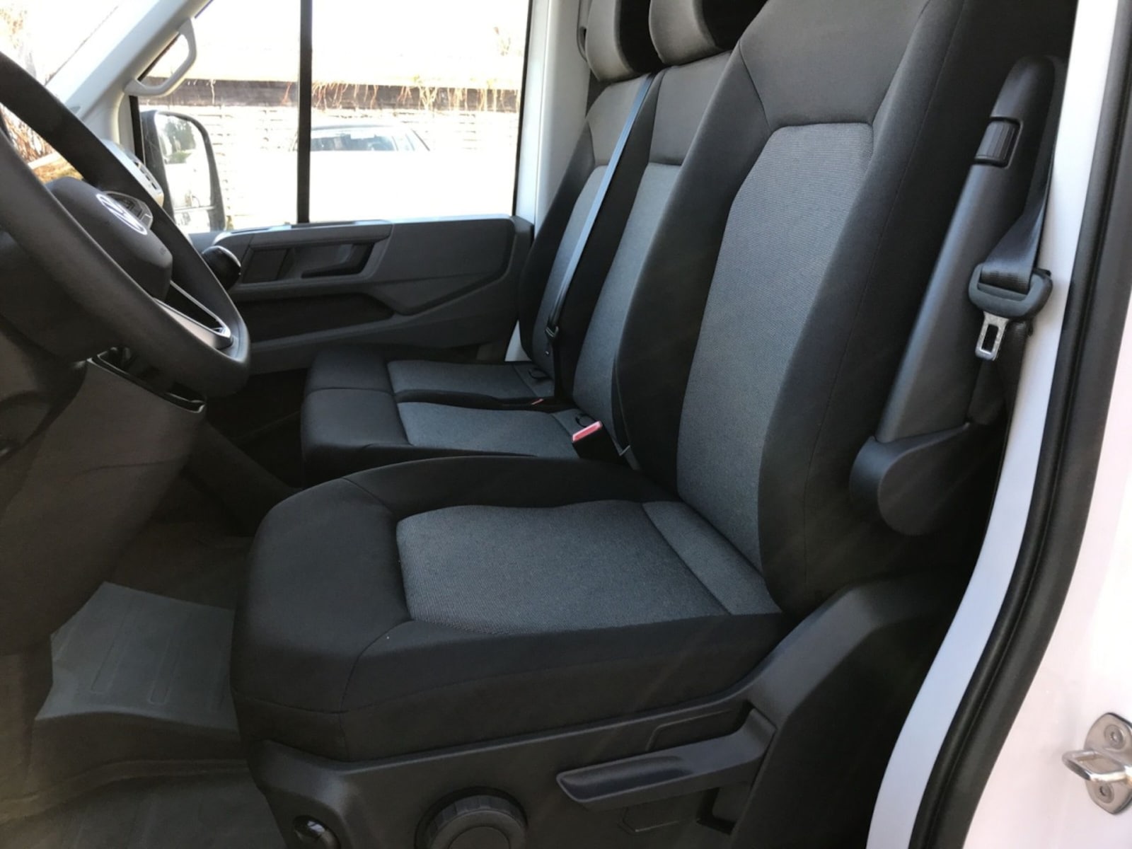 Volkswagen Crafter Kasten mittlerer Radstand – Bild 5