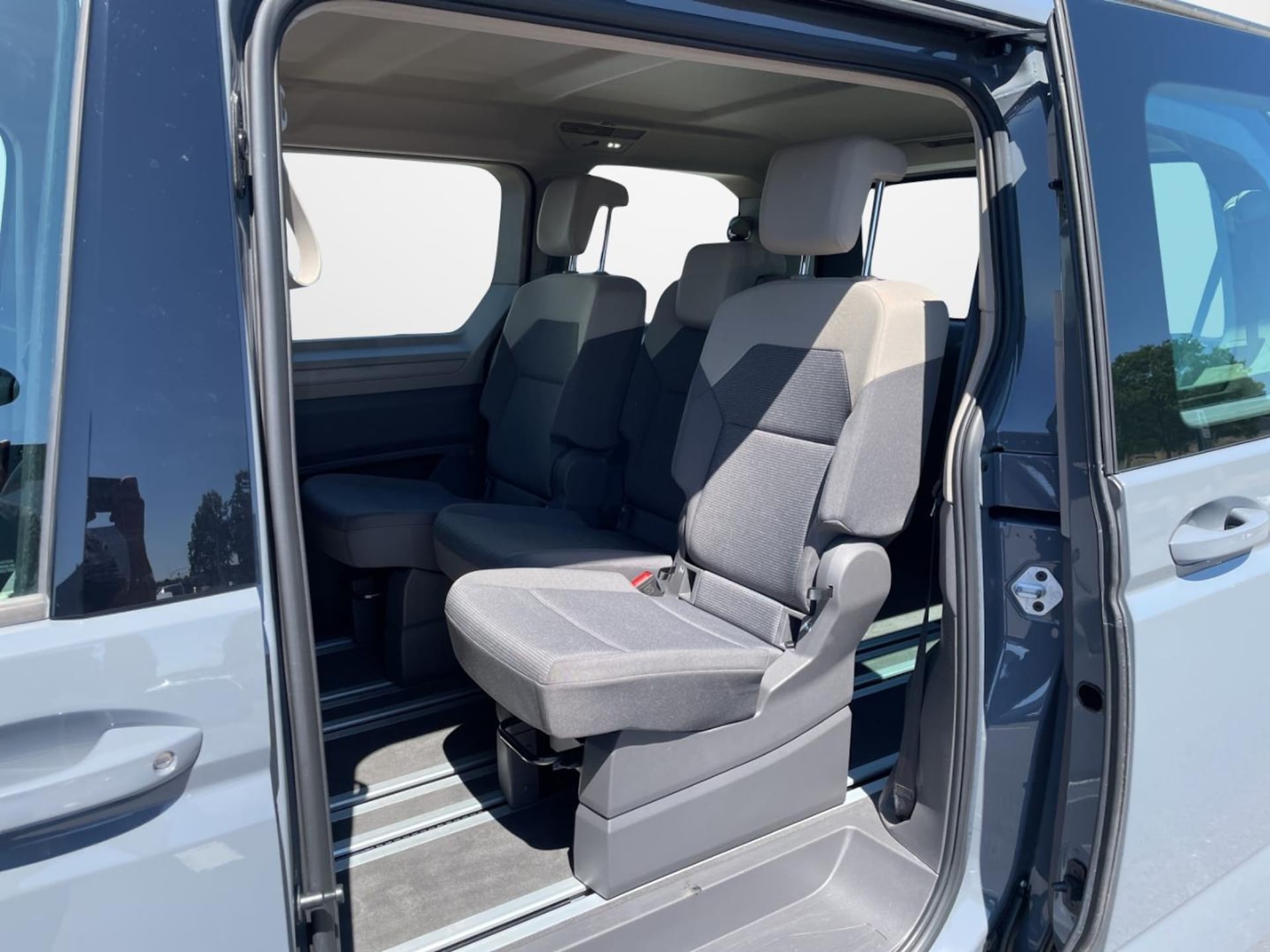 Volkswagen Multivan Basis-Modell