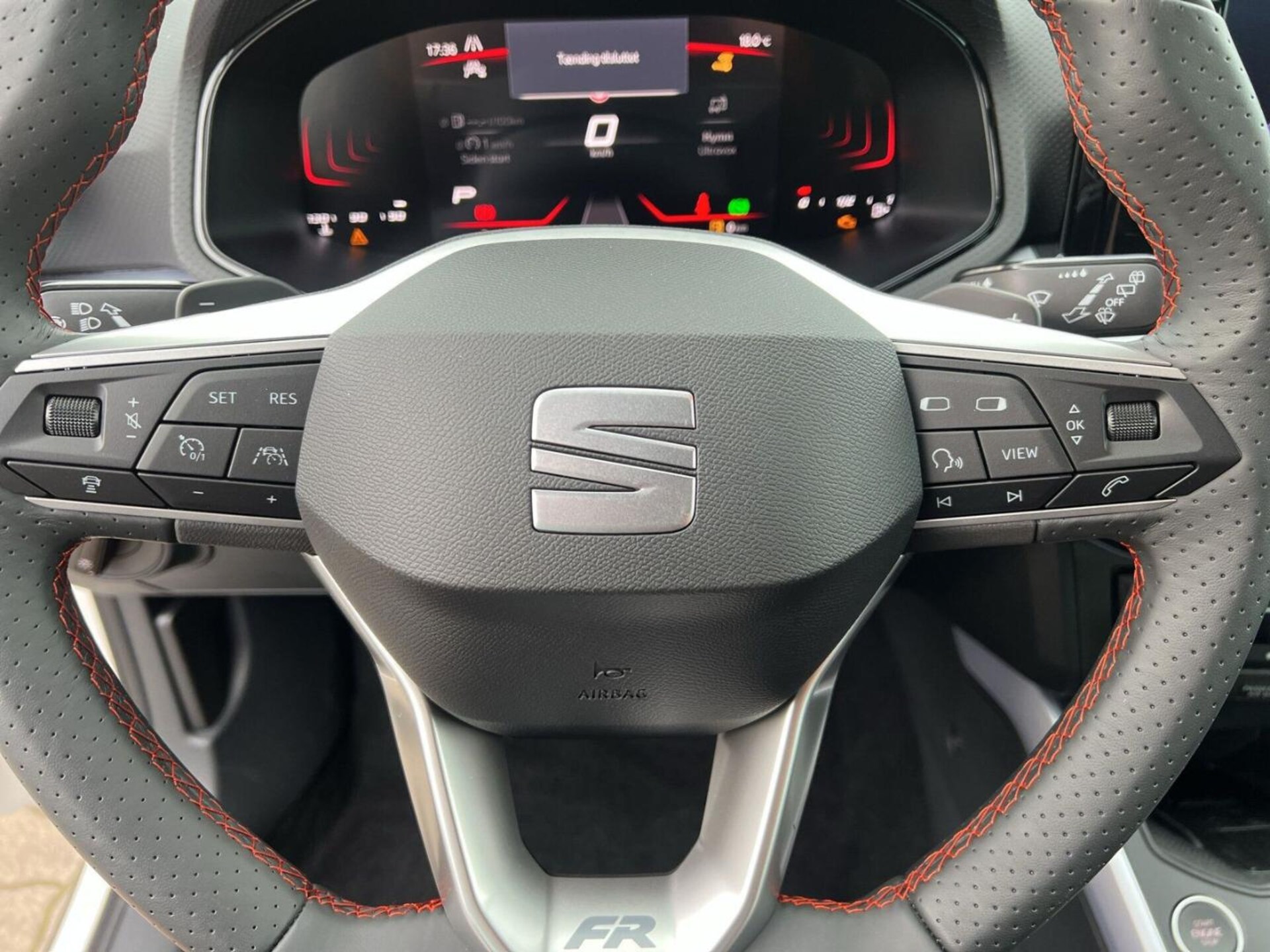 SEAT Arona FR