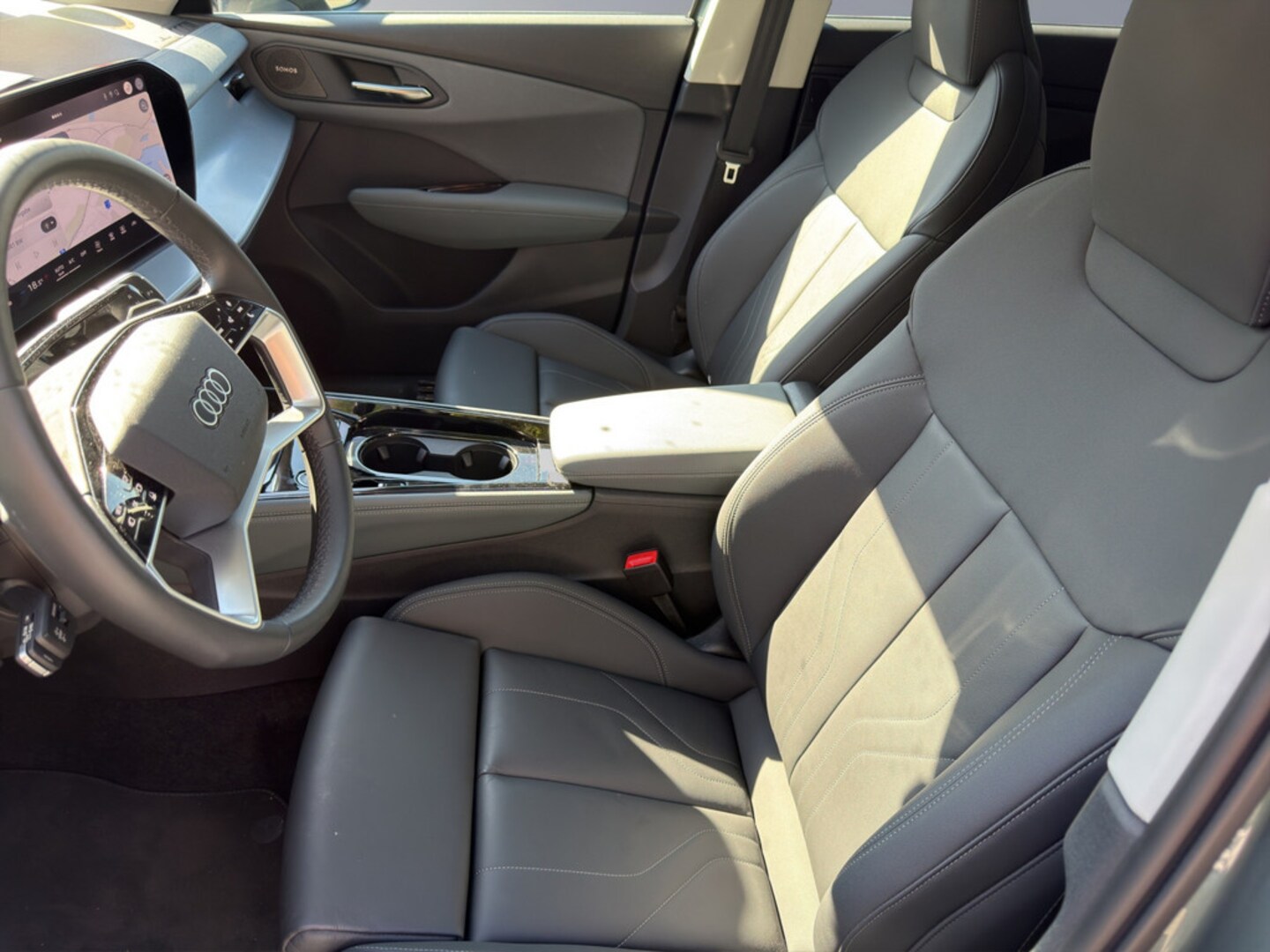 Bild über Audi Q3 SUV TDI 110 kW S tronic - für weitere Informationen kontaktieren Sie den Audi Partner