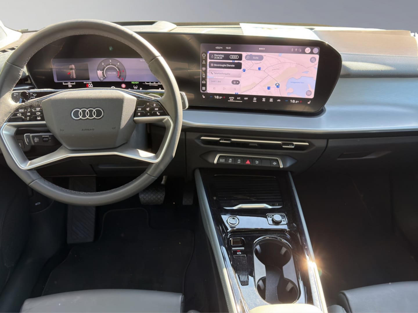 Bild über Audi Q3 SUV TDI 110 kW S tronic - für weitere Informationen kontaktieren Sie den Audi Partner