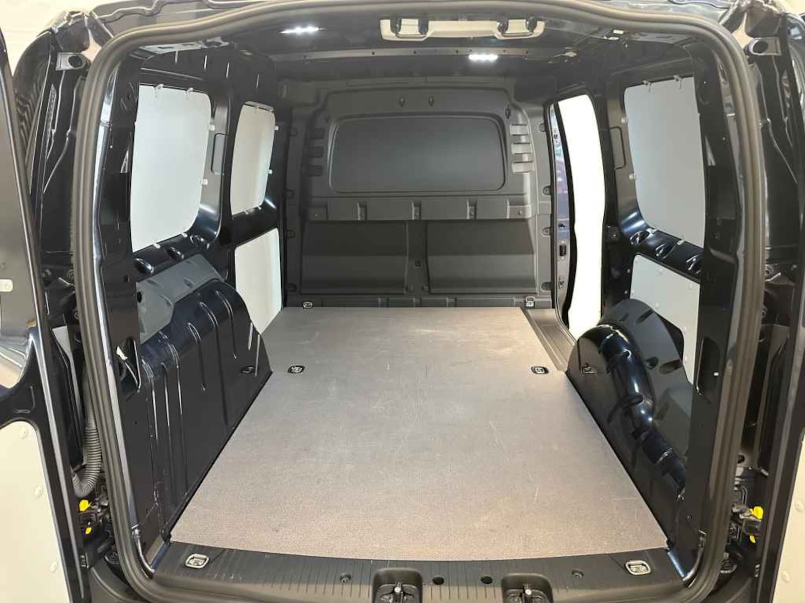 Volkswagen Caddy Maxi Cargo – Bild 8