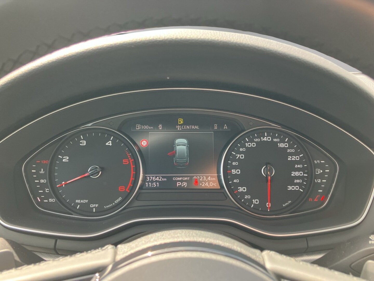 Bild über Audi A4 Avant advanced 40 TDI S tronic - für weitere Informationen kontaktieren Sie den Audi Partner