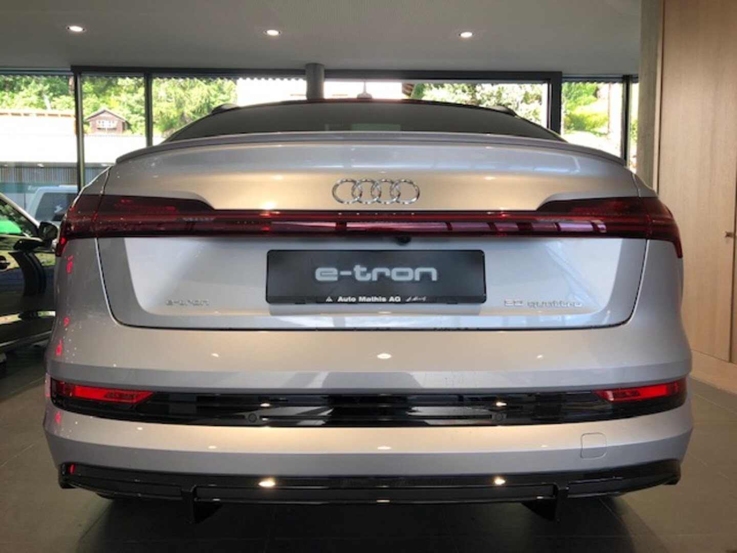 Bild über Audi e-tron Sportback Attraction S line 50 quattro 230,00 kW - for more details contact your dealer