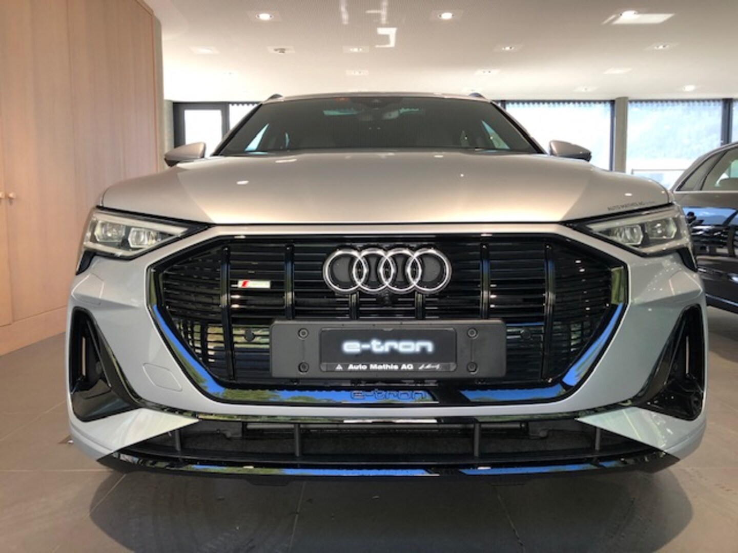 Bild über Audi e-tron Sportback Attraction S line 50 quattro 230,00 kW - for more details contact your dealer