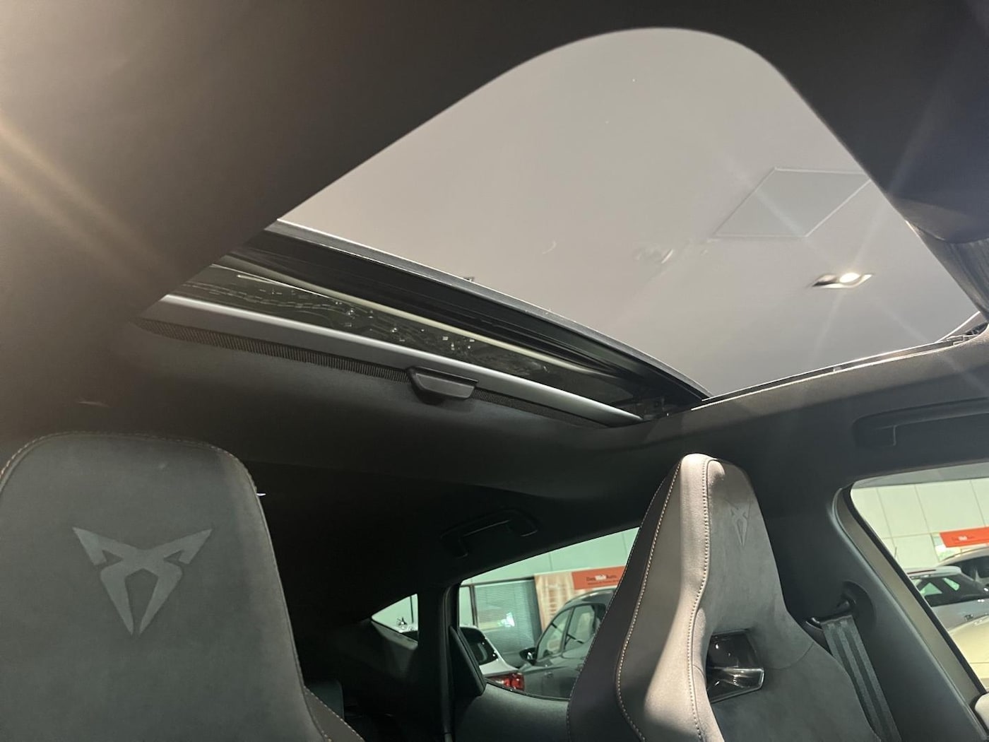 CUPRA Leon León 1.5 eTSI DSG 110 kW (150 CV) — photo 11