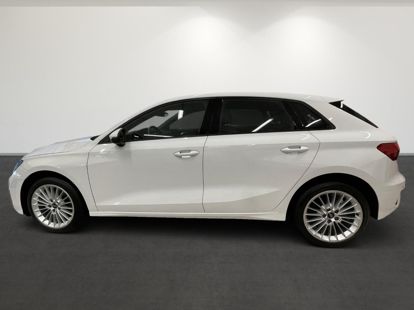 Bild über Audi A3 Sportback advanced 30 TFSI Schaltgetriebe - für weitere Informationen kontaktieren Sie den Audi Partner