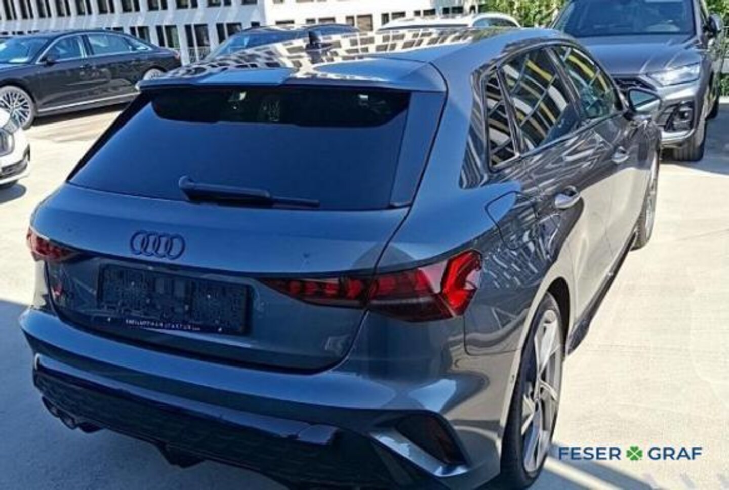 Bild über Audi S3 Sportback TFSI quattro S tronic - für weitere Informationen kontaktieren Sie den Audi Partner