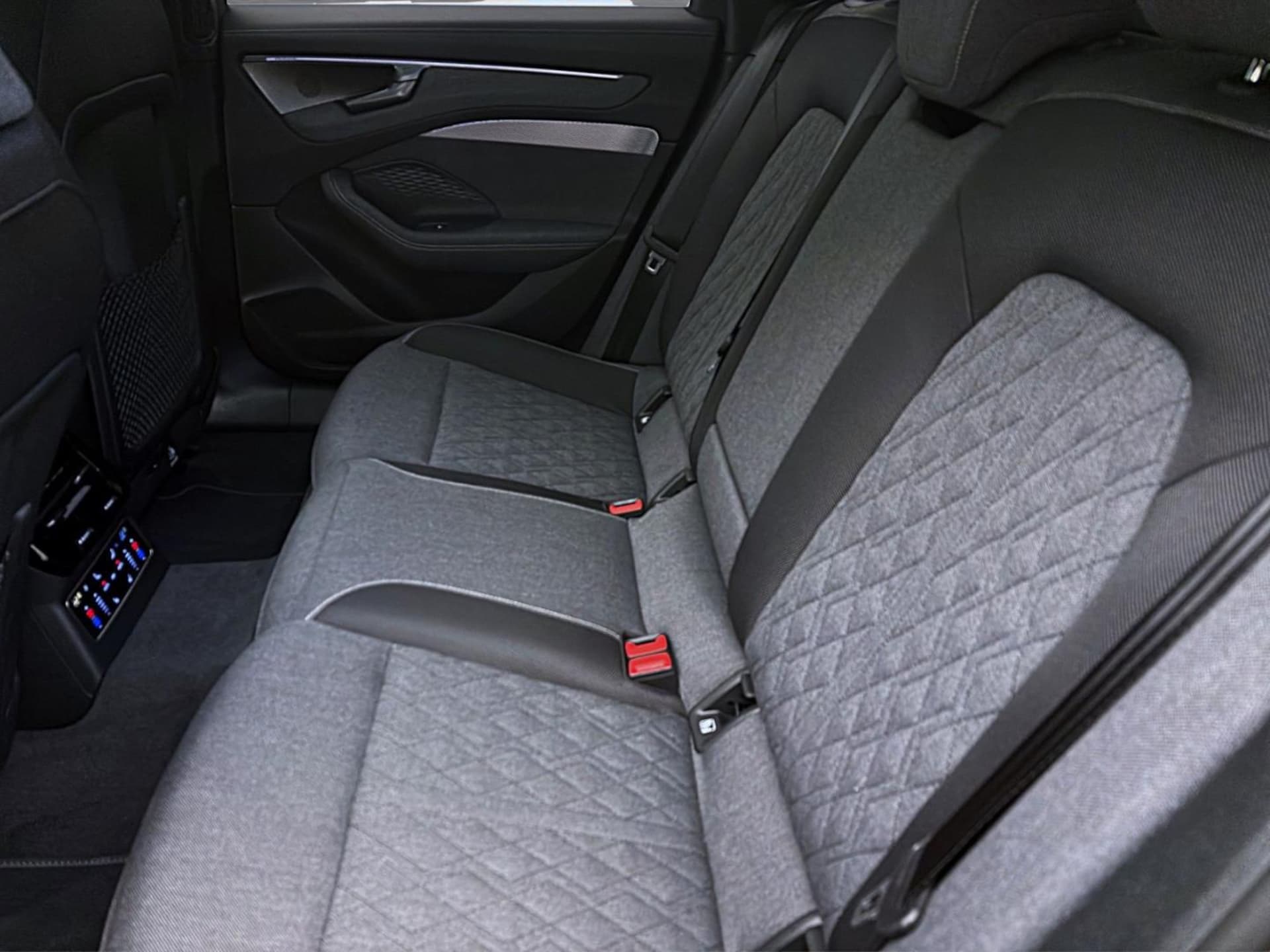 Audi A6 Avant edition one