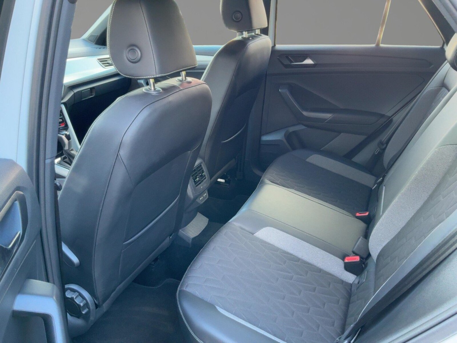 Volkswagen T-Roc – Bild 8
