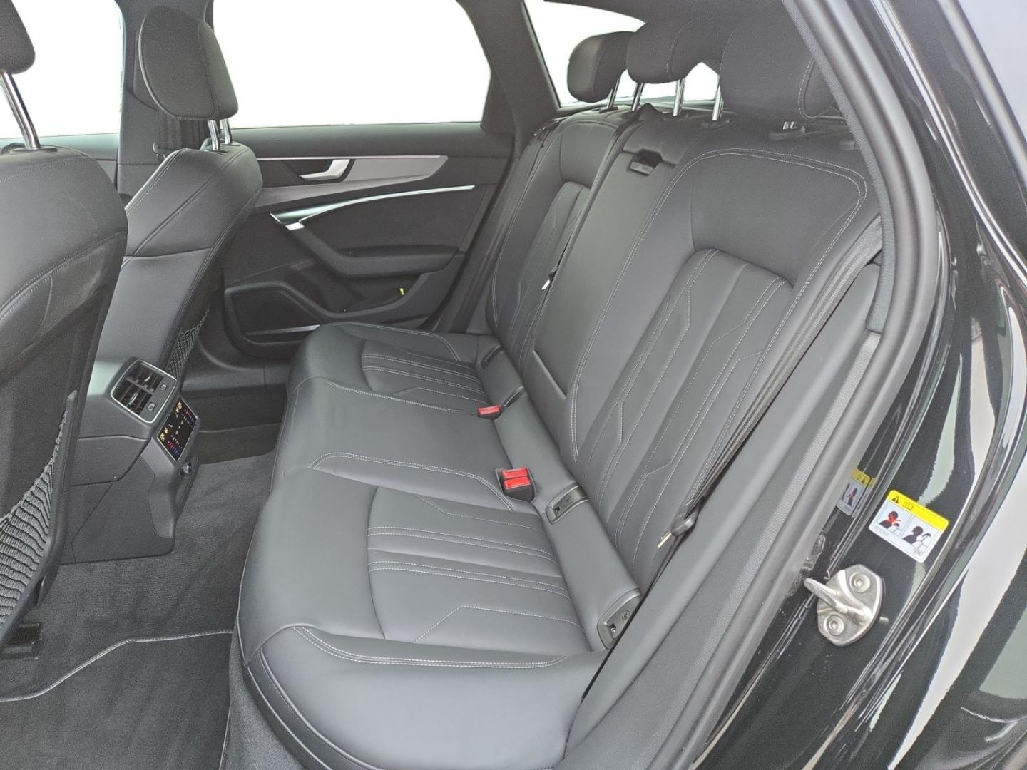 Bild über Audi S6 Avant TDI quattro tiptronic - für weitere Informationen kontaktieren Sie den Audi Partner