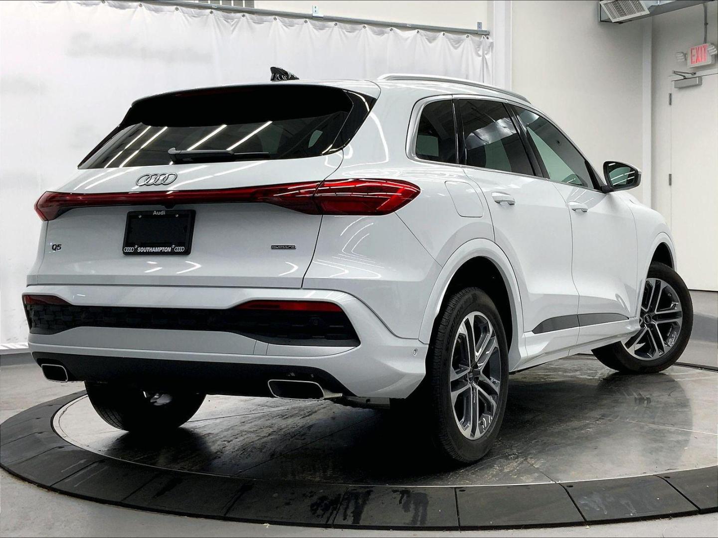 2025 Audi Q5 Premium - Photo 10