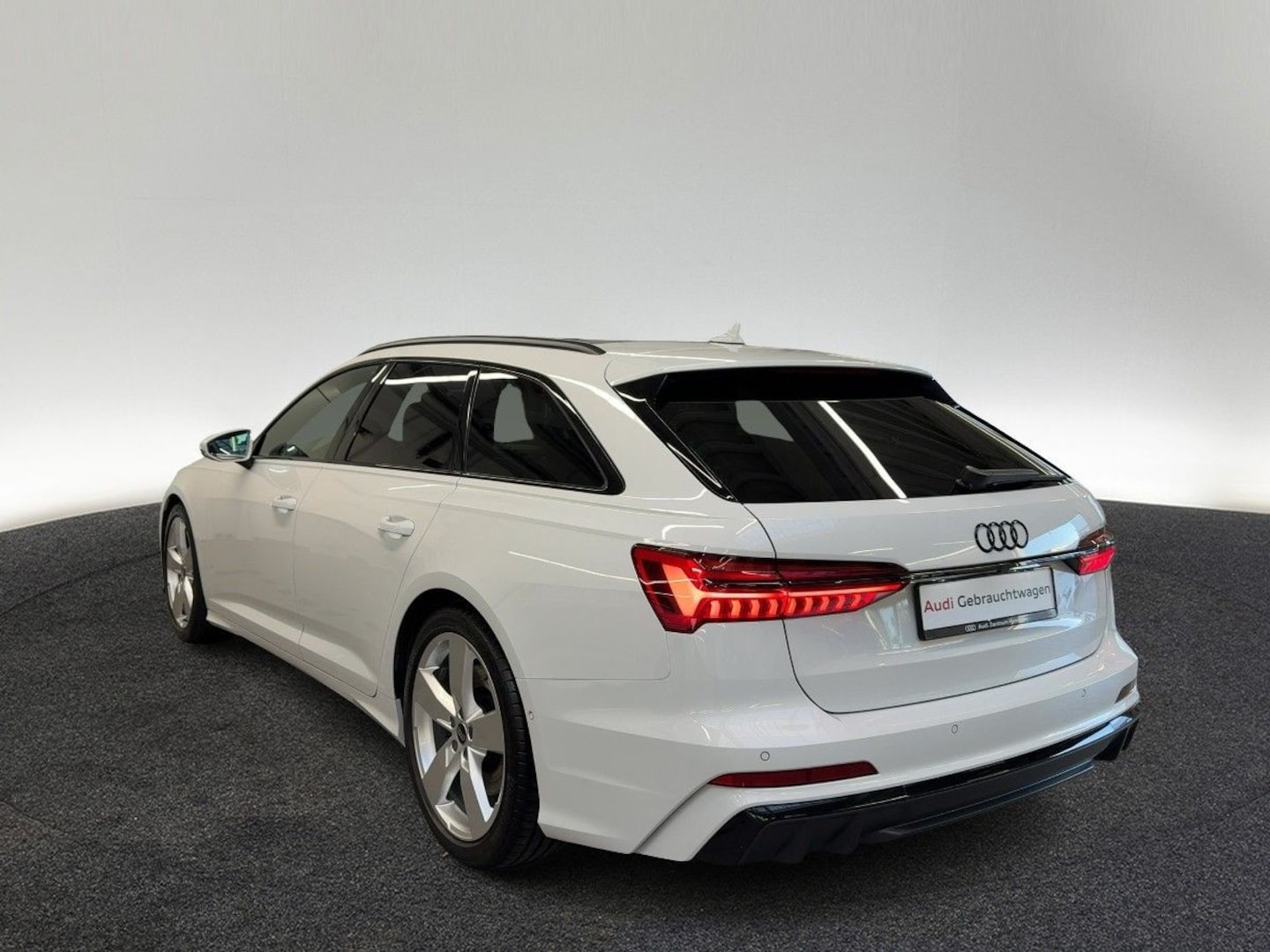 Bild über Audi S6 Avant TDI quattro tiptronic - für weitere Informationen kontaktieren Sie den Audi Partner